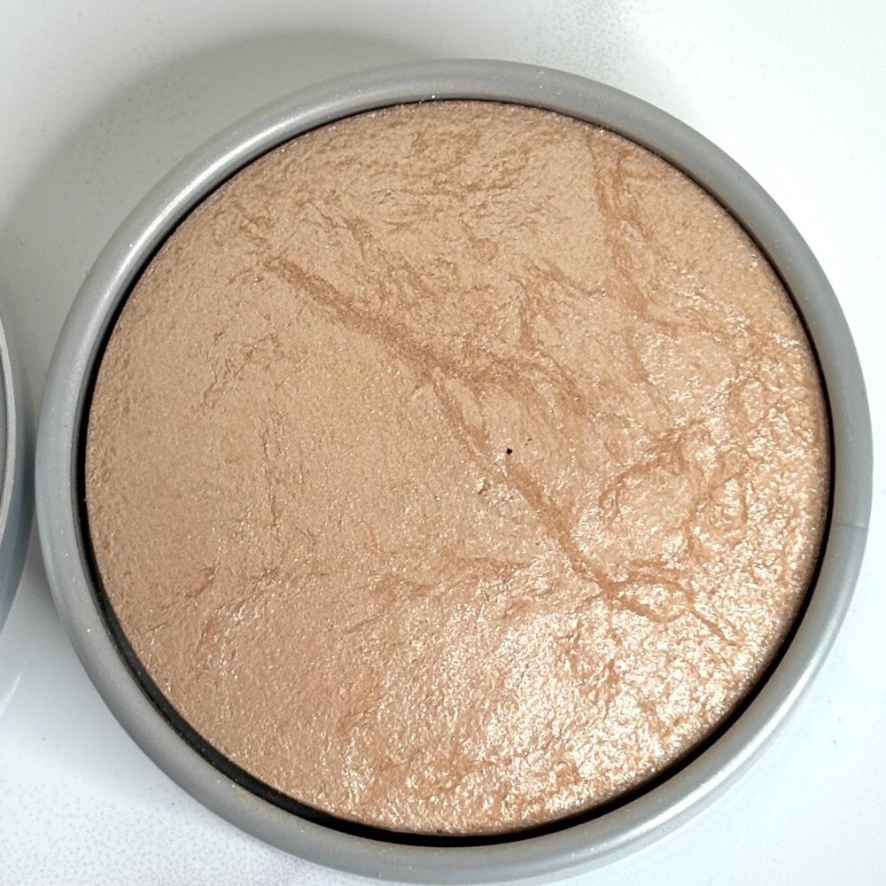 Vtg STILA Illuminating Finishing Powder GOLD Italy - Baked Mineral Highlighter
